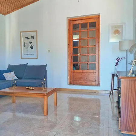House Near Olympia Sleeps 6 Apartment