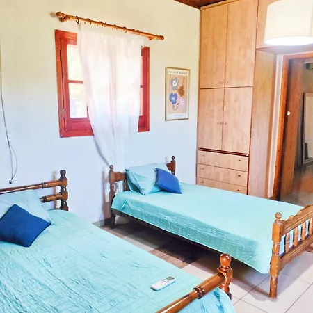 House Near Olympia Sleeps 6 Apartment