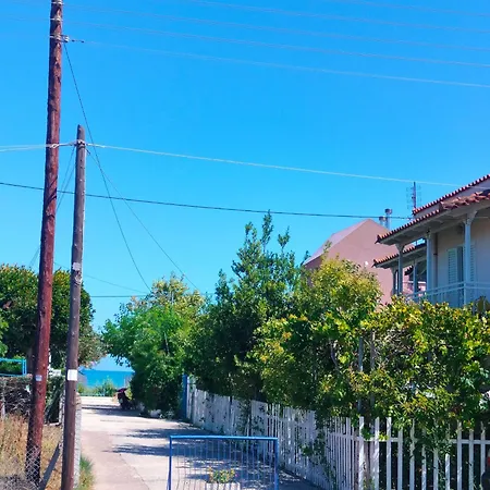 Apartment House Near Olympia Sleeps 6 *