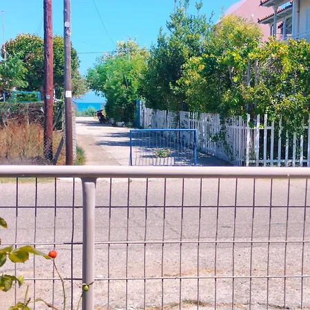 House Near Olympia Sleeps 6 Apartment *