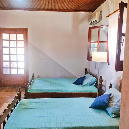 House Near Olympia Sleeps 6 Apartment